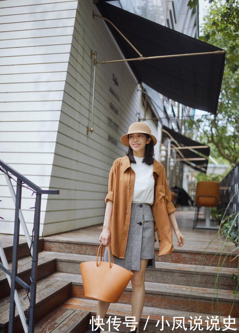 有肚子的四十岁女人别只会“塞衣角”,流行藏腹穿法,显瘦又时髦