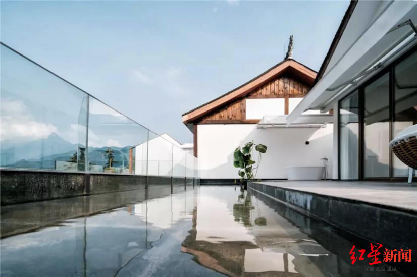 大年初一就堵车！成都近郊多个景区游客数达接待上限，催生“酒店热”“民宿热”