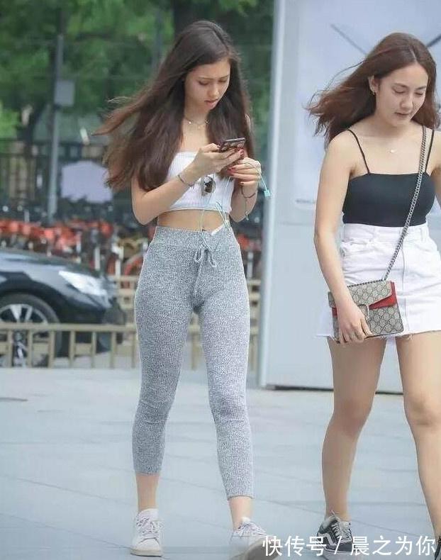 紧身 时尚穿搭:时髦美丽的打底裤美女,女神的魅力脱颖而出!