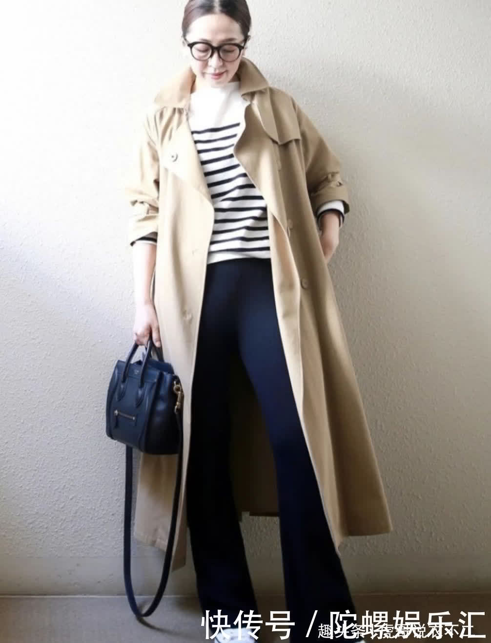 50岁女人穿衣简约最重要,基础款get高级感,这位日本博主做到了