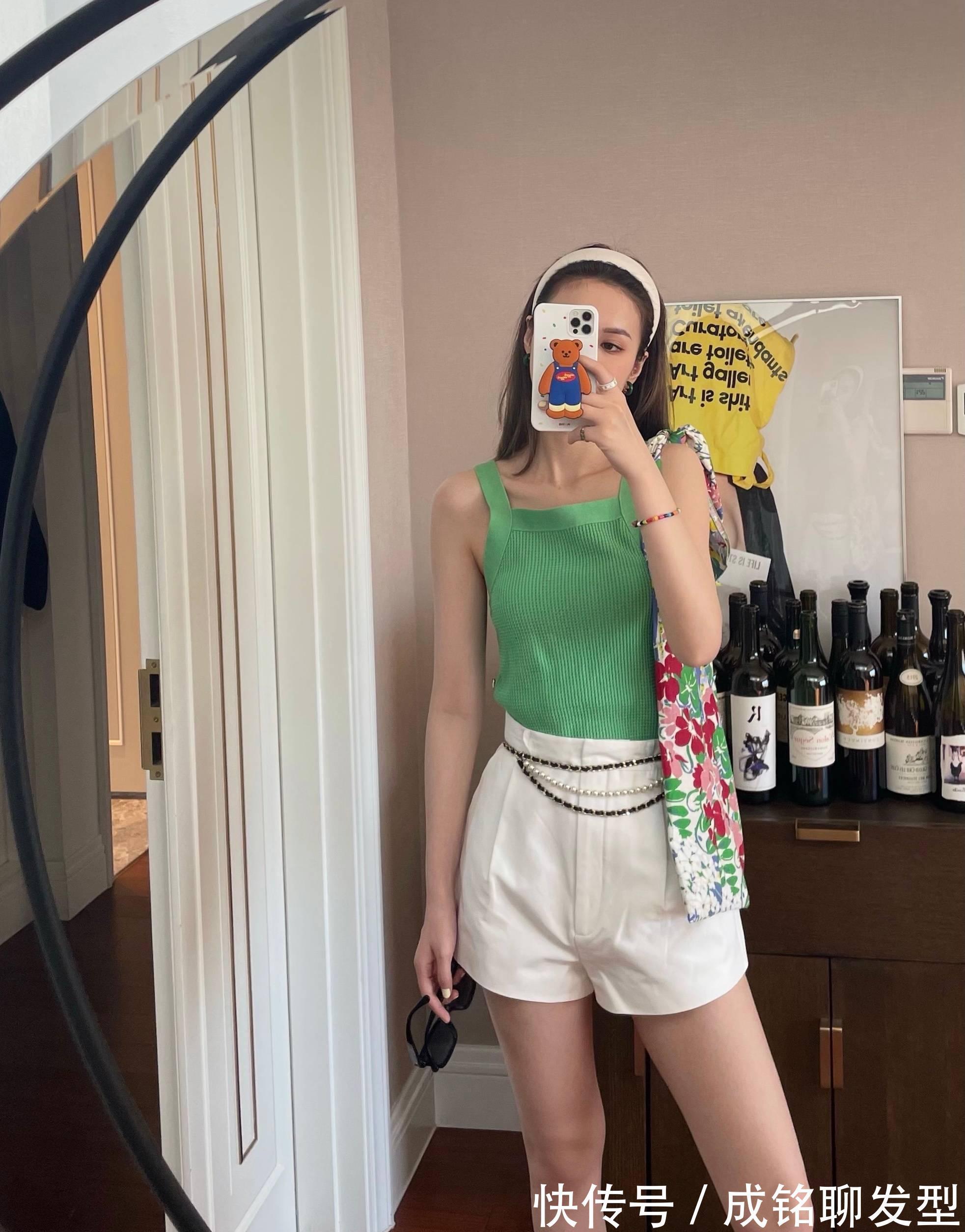 格纹裙|甩掉“地摊货”不当路人甲,五种简单的日常搭配,洋气又赚回头率