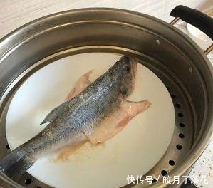 除夕年夜饭,这蒸菜不可少,做法简单无油烟,年夜饭家人都爱吃!