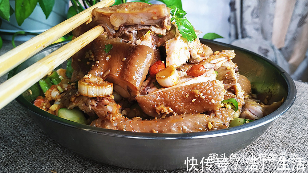 鸡肉|教你用鸡肉制作几道适合夏天做来吃的凉拌菜，香辣爽口好吃过瘾