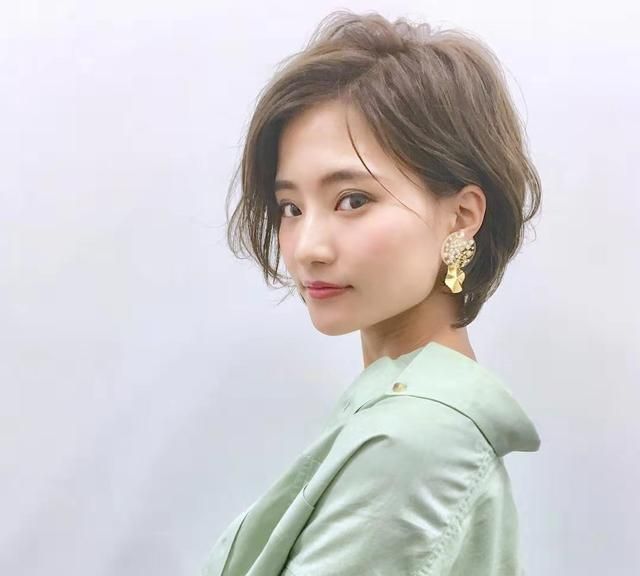 刘海|35岁左右女人适合什么发型?三组时尚减龄的日系发型,简单显气质
