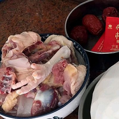 枸杞子|花胶木瓜椰子鸡