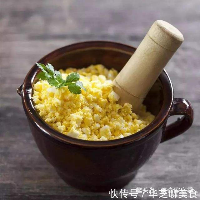 大蒜|今天才知道，保存大蒜这么简单，一年不发芽，还能做出如此美味