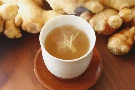 老太|六旬老太每日一碗“生姜水”，再去医院做体检，医生都很佩服她