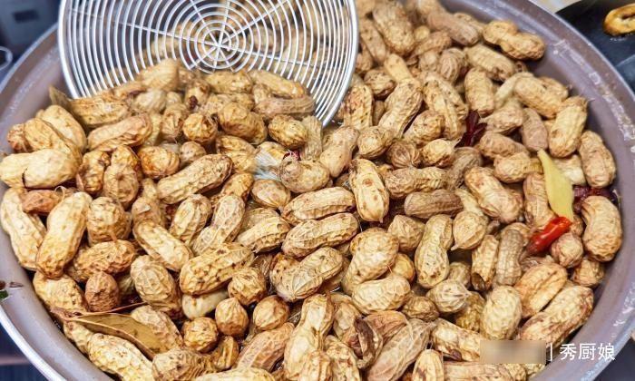 入味|做水煮花生米,直接下锅煮是“外行”,教你1招,香糯入味又省火