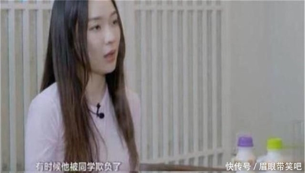 杜江晒出儿子嗯哼冲浪照片,可以说现在的嗯哼已经变得很勇敢了!