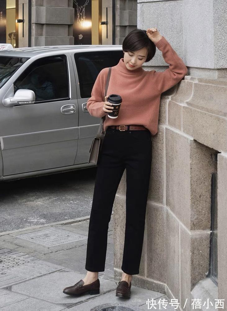 水洗|奔三奔四的女人,还是穿“牛仔裤”最时髦,搭配毛衣、衬衫真高级