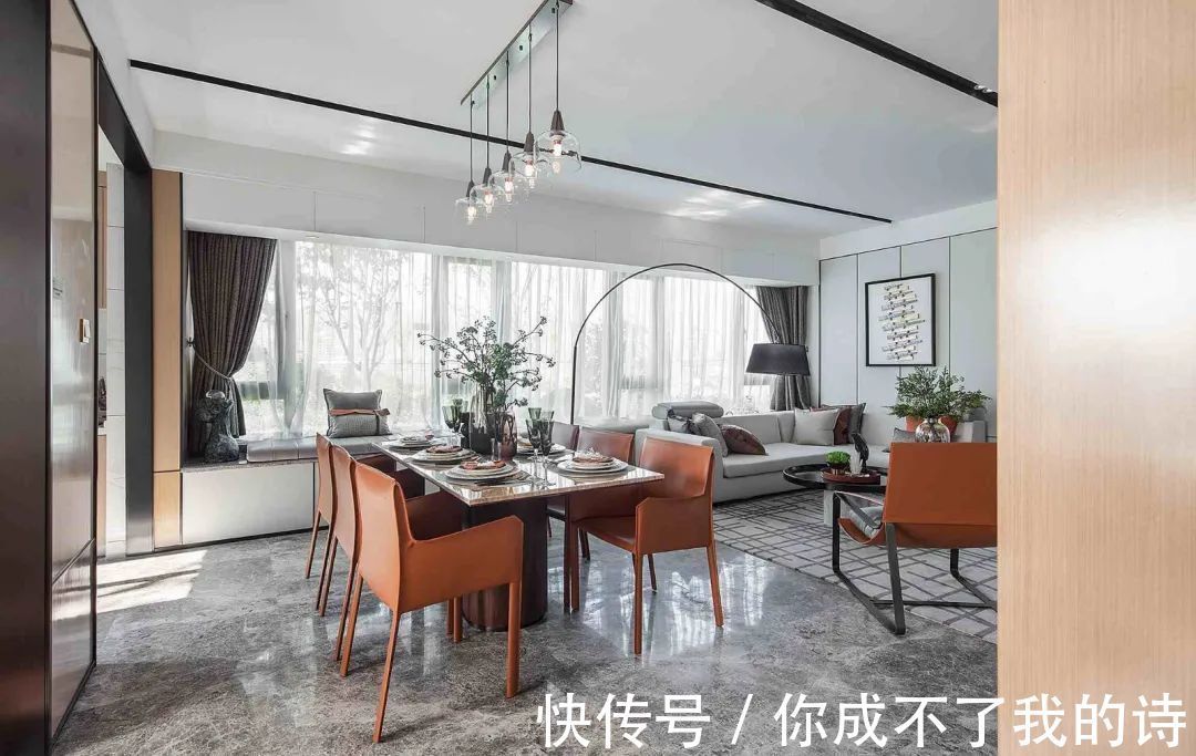 针线活|122㎡现代时尚，心灵手巧的女主，在家布置工作台，做起针线活