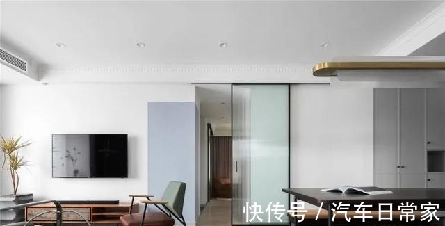 单身公寓|105㎡的单身公寓,巧用玻璃移门,打造时尚又高级的开放式空间!