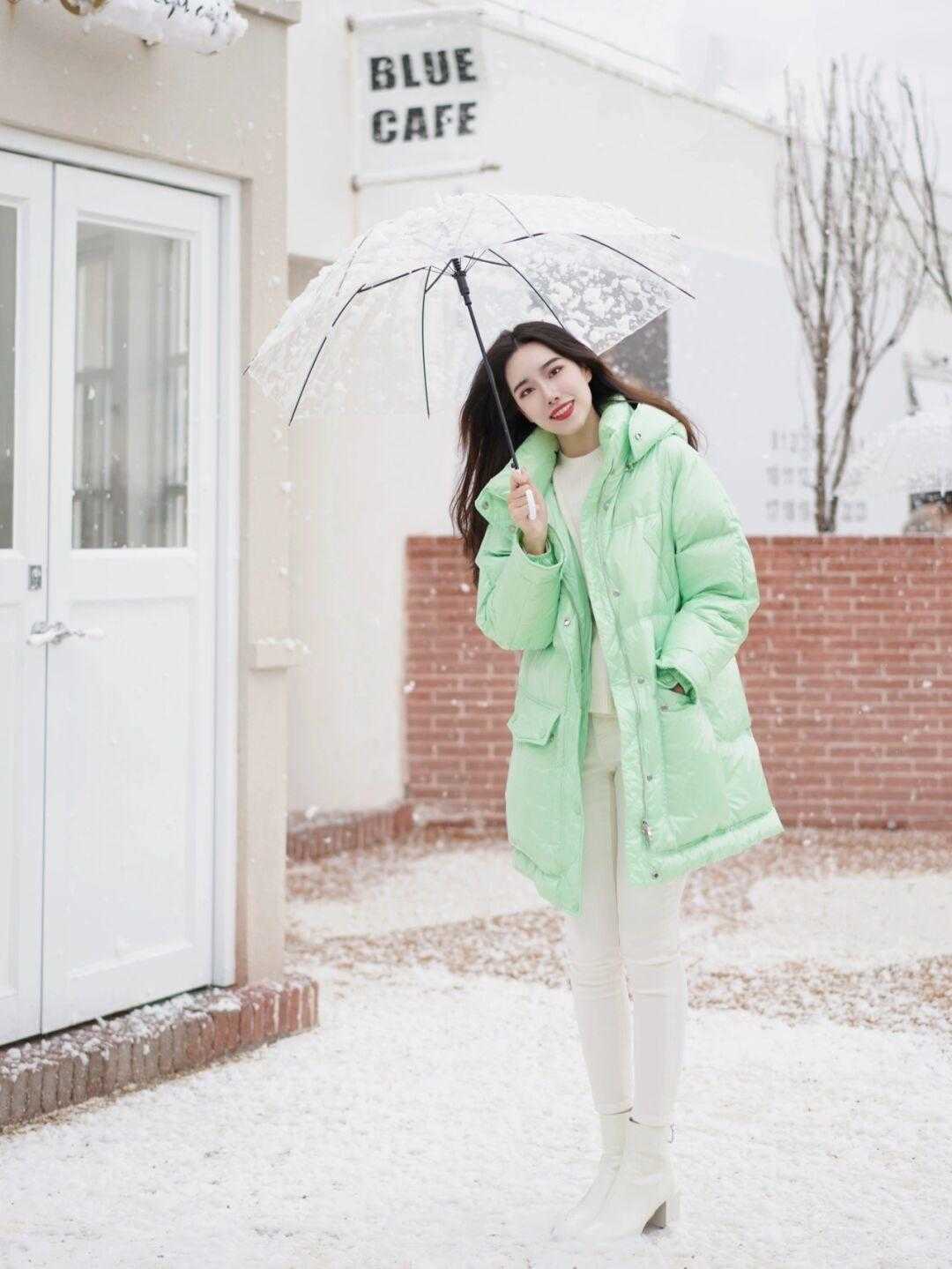 紧身裤 快要下雪的季节,怎么能够有羽绒服缺席呢?