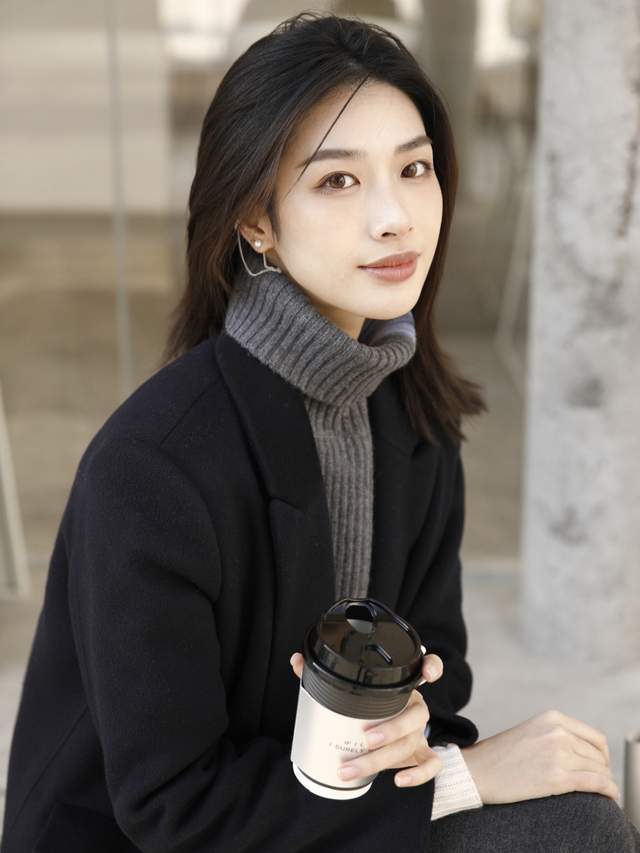 高跟鞋|今年秋天的首选大衣，这4个款式高级又大方，不管怎么穿都显贵