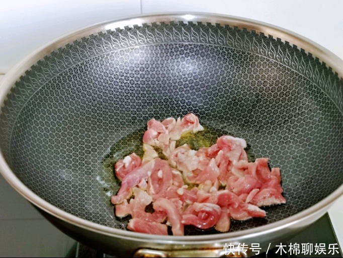 入适量|炖出来的酸菜只酸不香那是少了它,酸香可口,菜美汤鲜