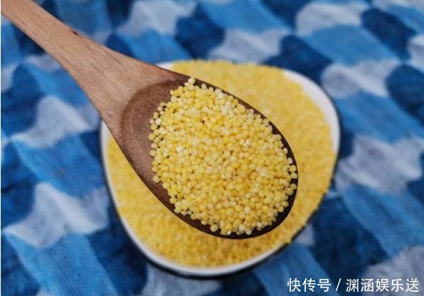 黏稠|煮小米粥时,直接下锅是大错!多加这1步,米粥更黏稠,米油更厚