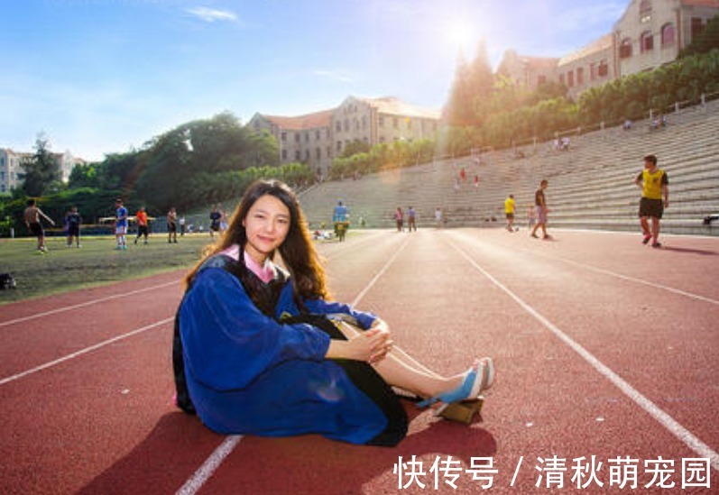 厦大$鲁迅为厦大题写校名,为啥4个字错了3个?专家:鲁迅故意写错的