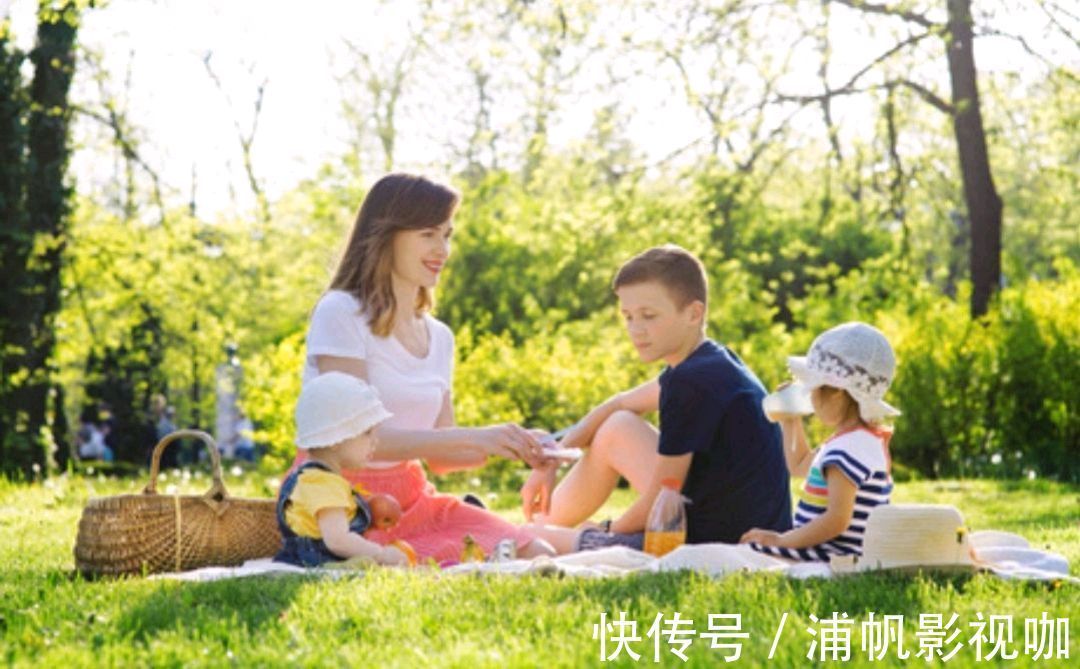 女人|女人到了中年后,不要舍不得保养,多做4件事,强过每天用化妆品