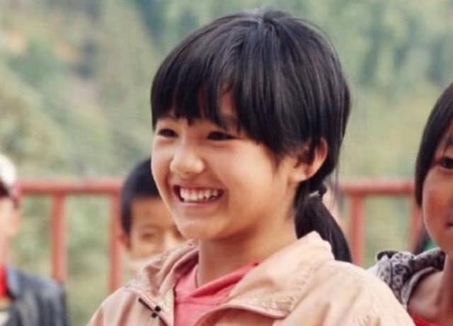 《变形计》最幸运农村女孩，放假被豪妈接走，今美似“小杨丞琳”