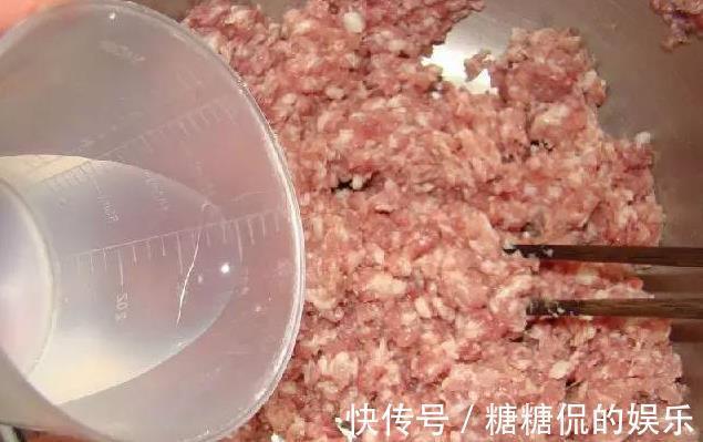 肉馅|做肉包子,牢记“3点窍门”,包子鲜香流汁,不输外面买的灌汤包