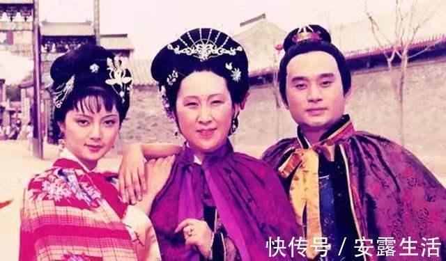 黛玉$同是千里进贾府,为什么薛宝钗能从正门进,林黛玉只能走偏门?