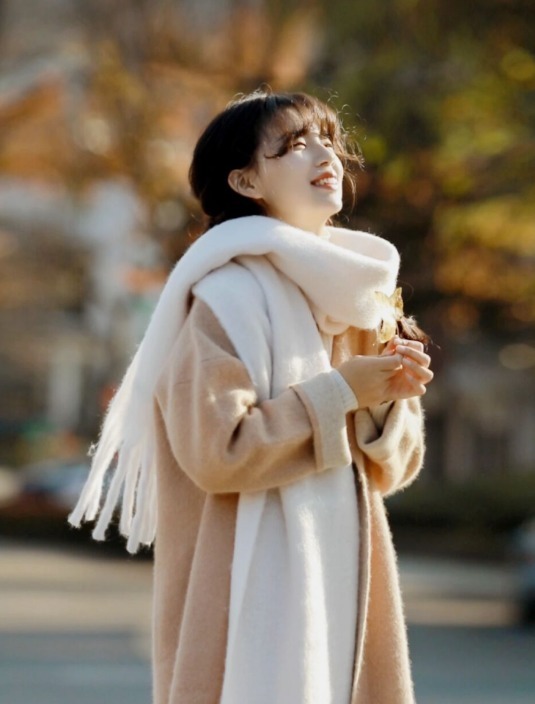 棕色大衣 棕色大衣烂大街?学博主这样搭配,158cm也能穿出强大气场!