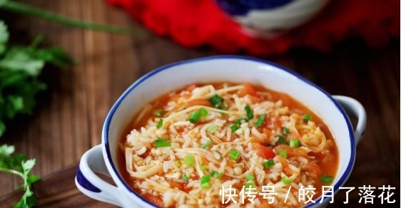 简单一炒十分钟就出锅,酸甜可口,不用担心剩米饭吃不完了!