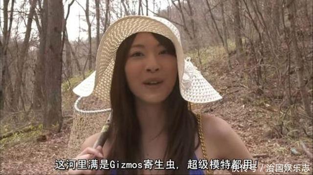 10岁女孩因怕长皱纹,40年来都坚持不笑一次,如今变成啥样了