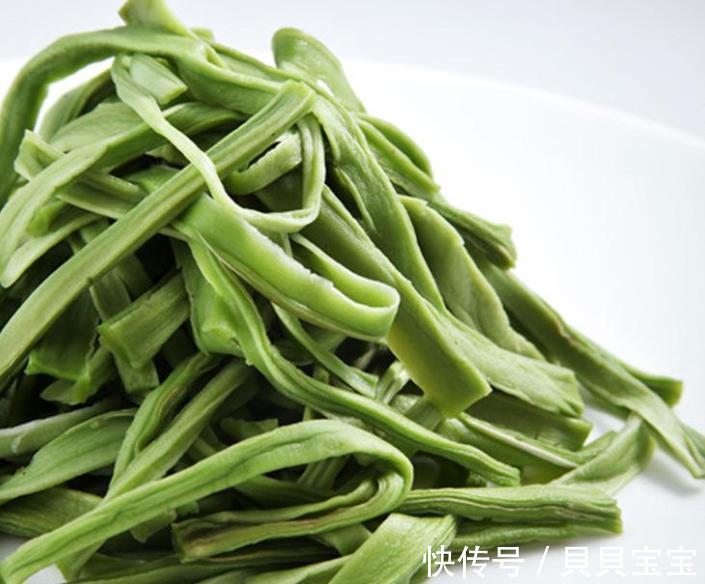 外形长得像莴笋，新鲜的很少有人吃过，晒干后1斤卖40！