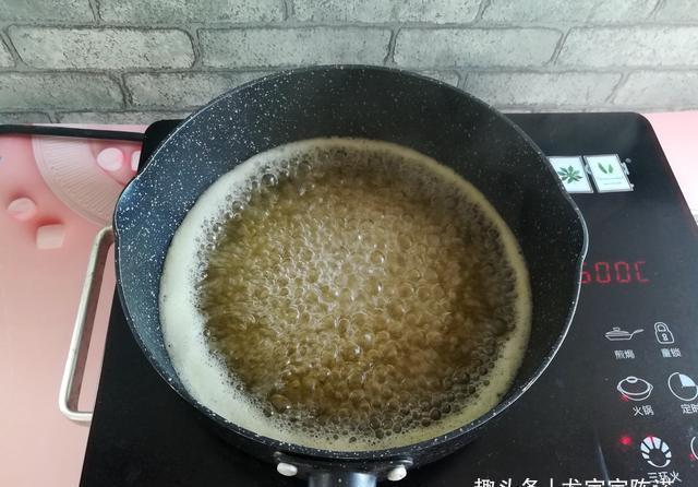 龙宝|奶茶店老板：茶叶和它煮一煮，比奶茶还好喝，每天卖出几百杯