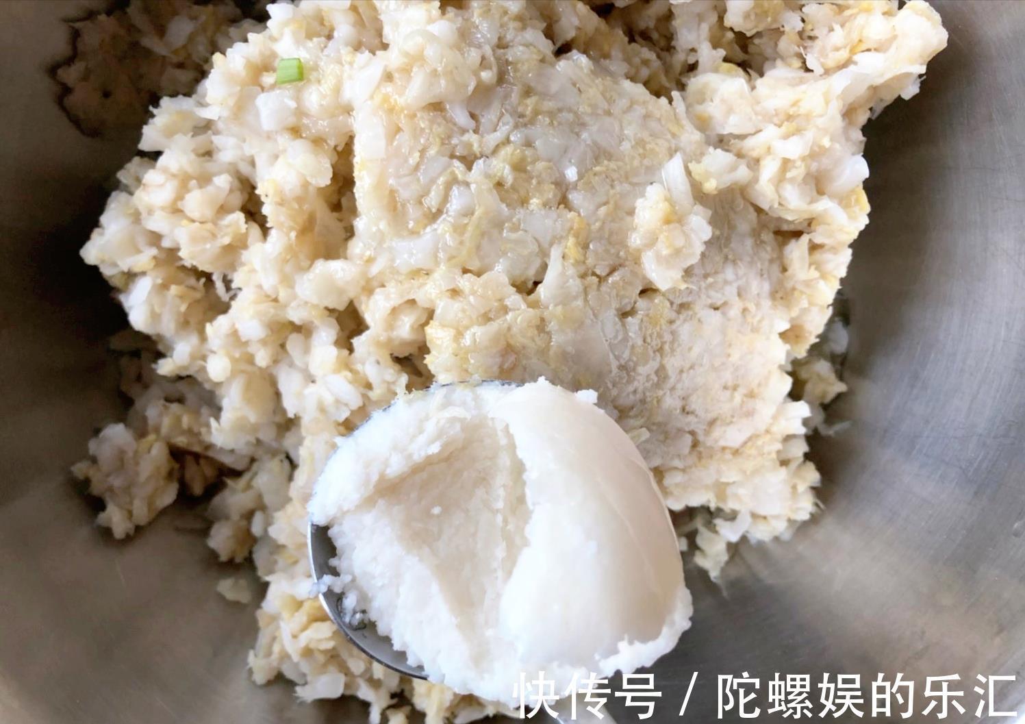 诀窍|酸菜猪肉包好吃有诀窍，教你正确的调馅用料方法，包子不好吃才怪