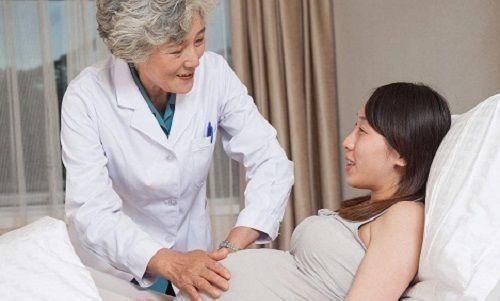 羊水|45岁怀上男孩,羊水穿刺为阳性仍坚持生,最后全家都傻眼了