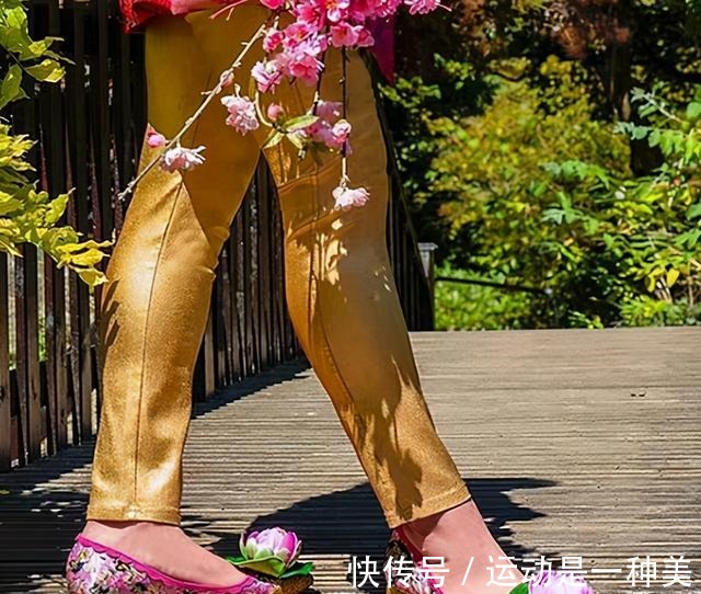 高跟鞋|紫罗兰花园的高跟鞋人人夸,迪士尼公主联名鞋却招人骂,也太丑了!