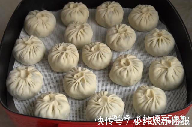 搅拌均匀|从小就爱吃的萝卜包子,不用发面,个个薄皮大馅,一顿至少吃5个