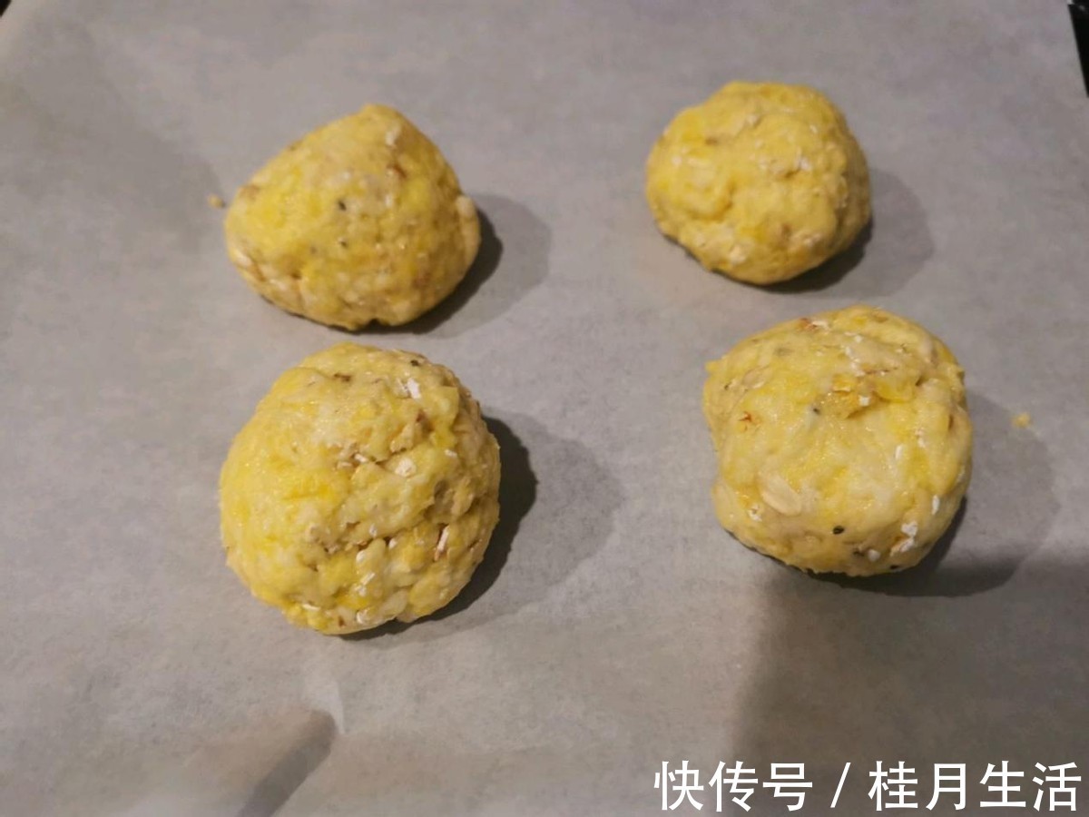 泡打粉|红酒煮苹果，做道好看又好吃的甜品，一个烤箱就搞定