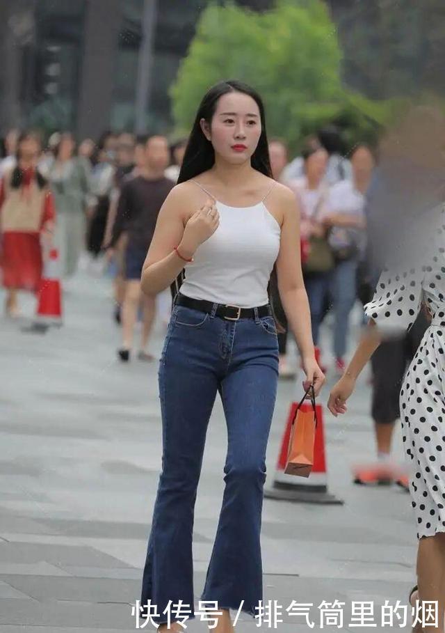 黄色花花旗袍连衣裙,端庄柔和,美丽姿态尽显