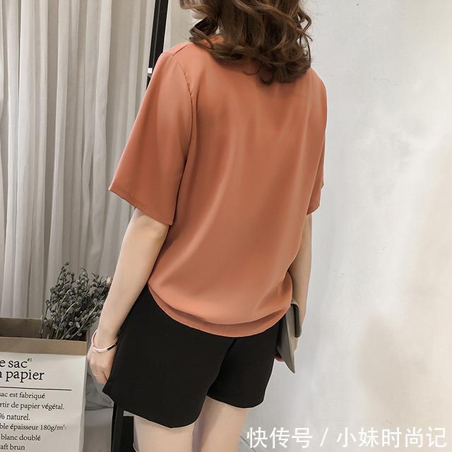 v领|女生夏季穿短裤套装更显清纯可爱