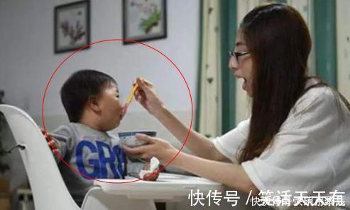 白纸黑字|1岁宝宝只吃保姆做的饭，宝妈好奇偷尝一口后，偷偷打电话报警