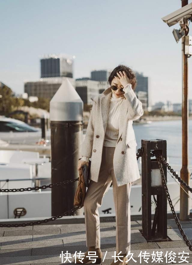 大衣的贵气,还需要“靴子”来演绎,学三木的穿法,你也时髦高级