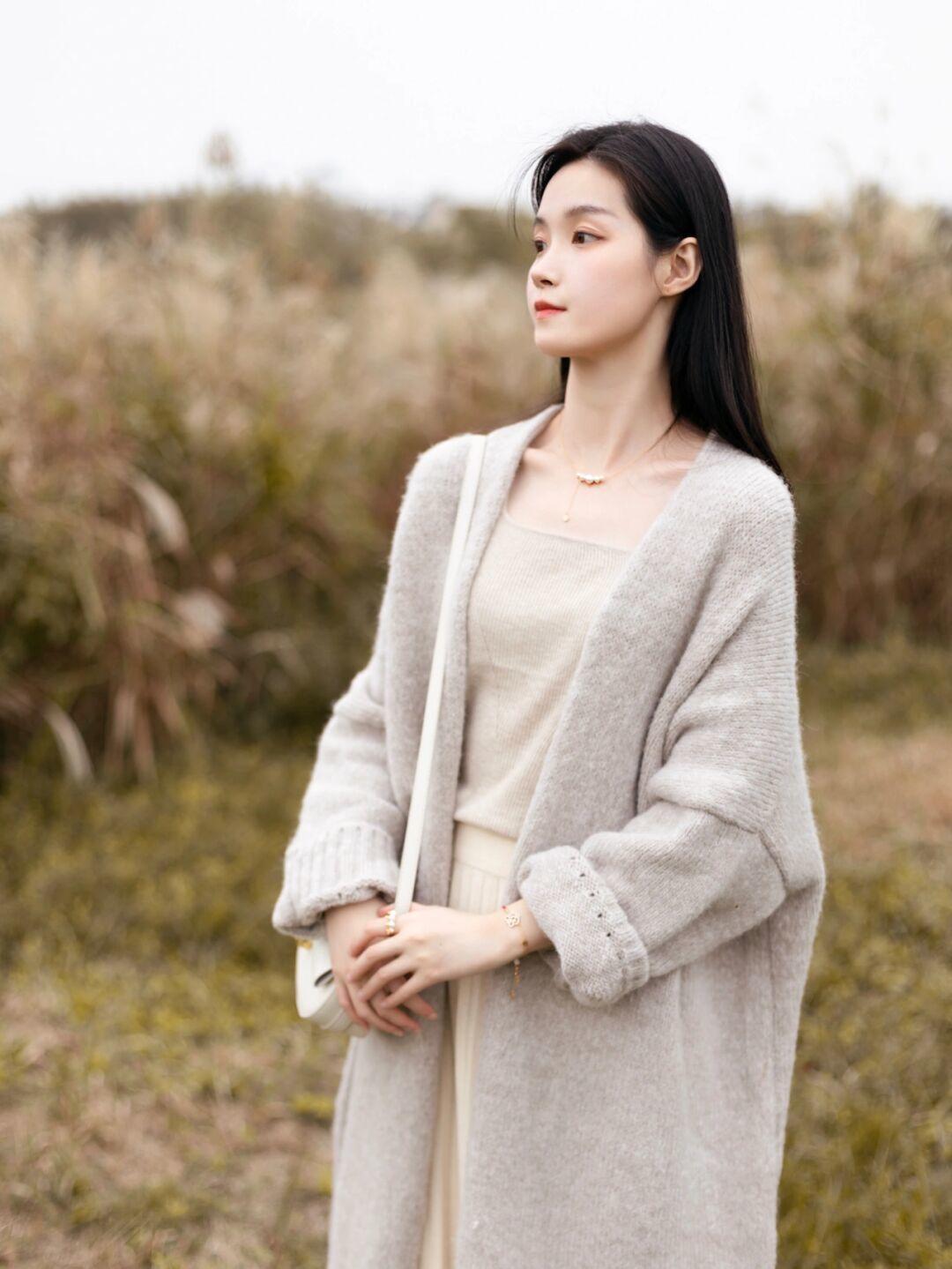 小个子们|小个子们会挑“毛衣”才显高,分享4个实用款,轻松打造大长腿