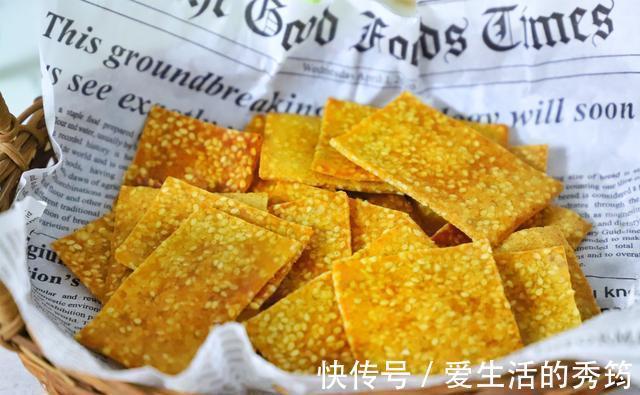 芝麻|比锅巴还酥脆的饼干，1勺面粉搅上2个鸡蛋，咬一口嘎嘣脆，太香了
