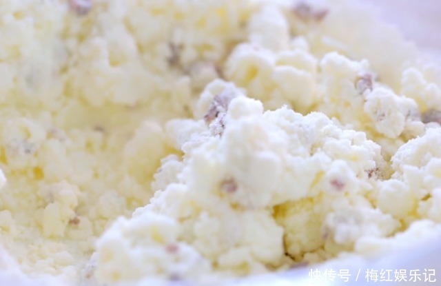 牛奶棒|1盒酸奶1碗面粉,教你做秘制零食,酸甜软嫩,一口一个入口即化!