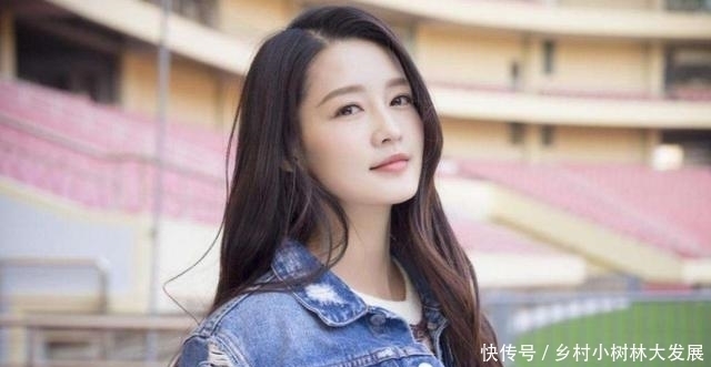 动态|挽手引发热议后,张若昀李沁第一时间更新动态,唐艺昕默不作声