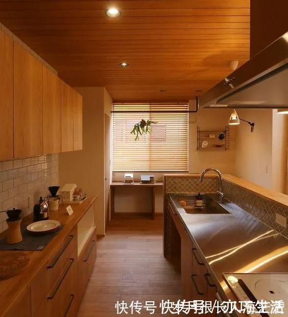 水槽|参观日本普通家庭的厨房，一进门我就愣了，水槽也太高级了