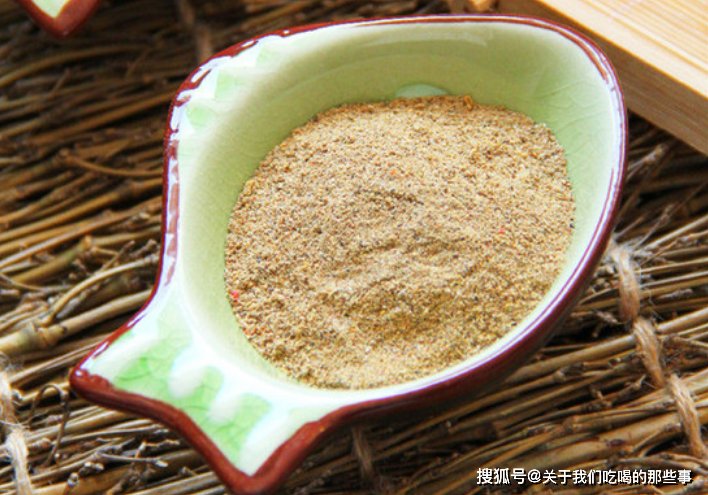 自制椒盐,只加花椒食盐还不够香,教你个配方,炒菜当蘸料都好吃