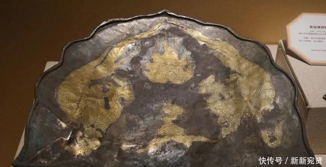 契丹贵族墓画了幅汉人美女图,还题诗说“征辽”