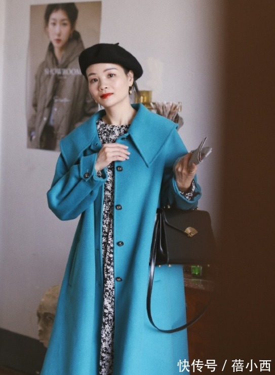 高跟鞋|“大衣+碎花裙”今年最火cp,优雅又温柔,爱美的小姐姐都穿上了