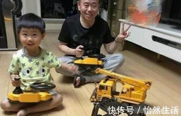孩子|孩子越长越像爷爷,父亲偷偷做鉴定,看到结果宝爸乐了,家庭散了