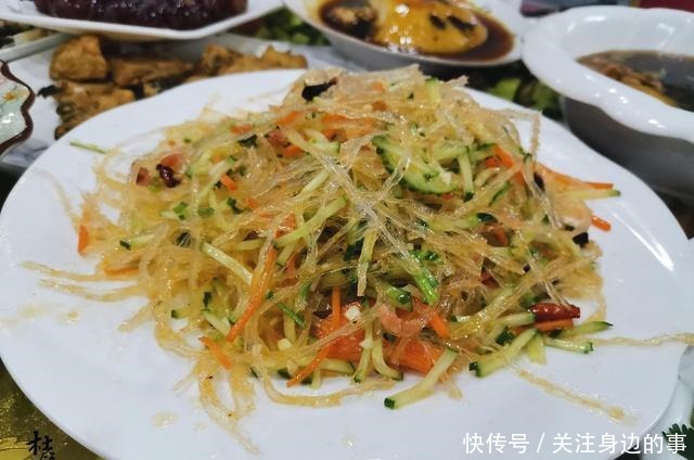 晒500一桌的农村宴席,网友这太实惠了,在城里至少1千!