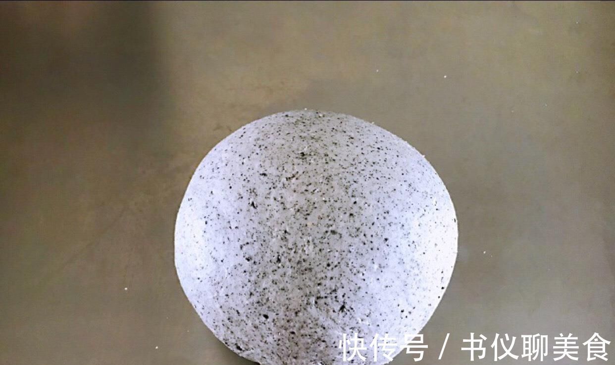 黑豆粉|白发最怕这食材,每天吃点,头发乌黑光泽,白发少了人也精神了